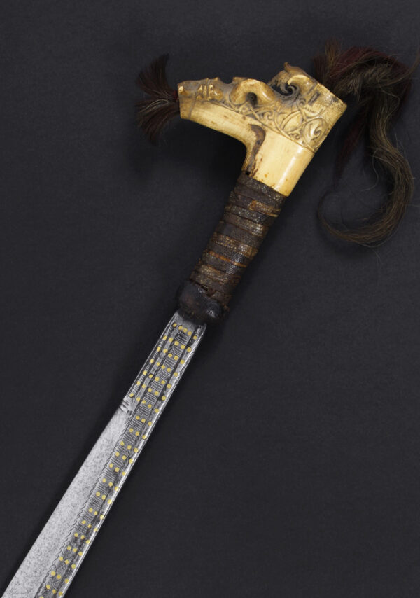 Espada Mandau “Headhunter” de la Isla de Borneo, siglo XIX. - Imagen 2