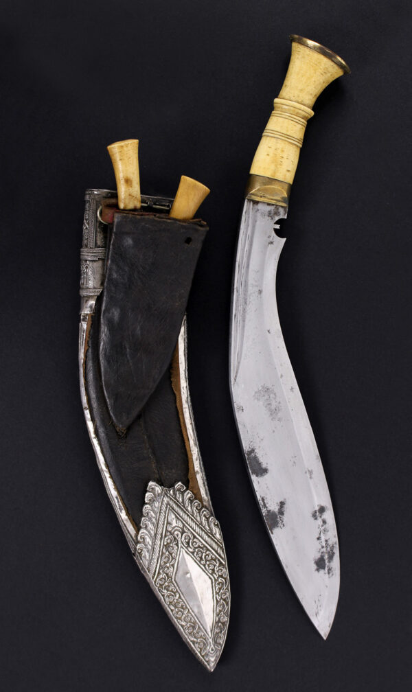 Cuchillo Kukri KOTHIMORA "Blanco". Nepal, hacia 1900. - Imagen 8