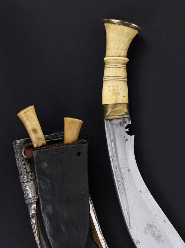 Cuchillo Kukri KOTHIMORA "Blanco". Nepal, hacia 1900. - Imagen 6