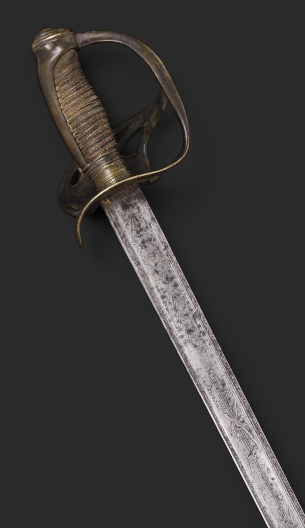 Gran espada de montar para Oficial de cuerpos de Casa Real. España, hacia 1830. - Imagen 9