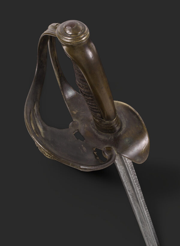 Gran espada de montar para Oficial de cuerpos de Casa Real. España, hacia 1830. - Imagen 5